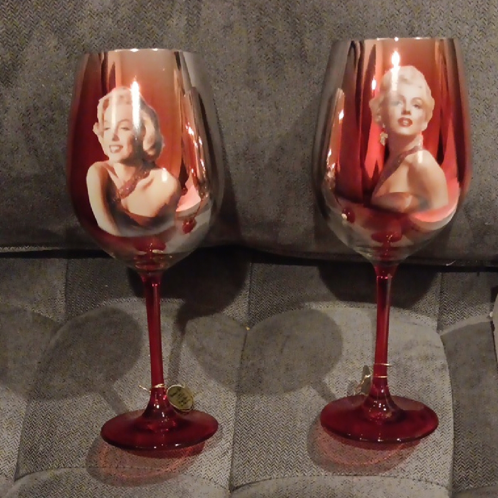 The Bradford Exchange, Marilyn Monroe Red and Silver Wine Glasses, NWT